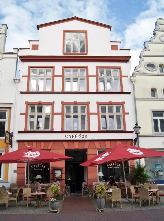 Cafe 28 & Pension Am Markt Wißmar Exterior foto